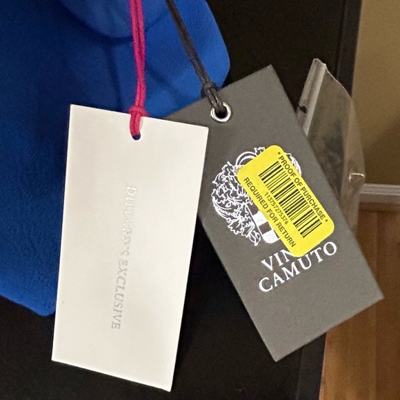 Flowy sleeveless blouse by Vince Camuto - Picture 3 of 4